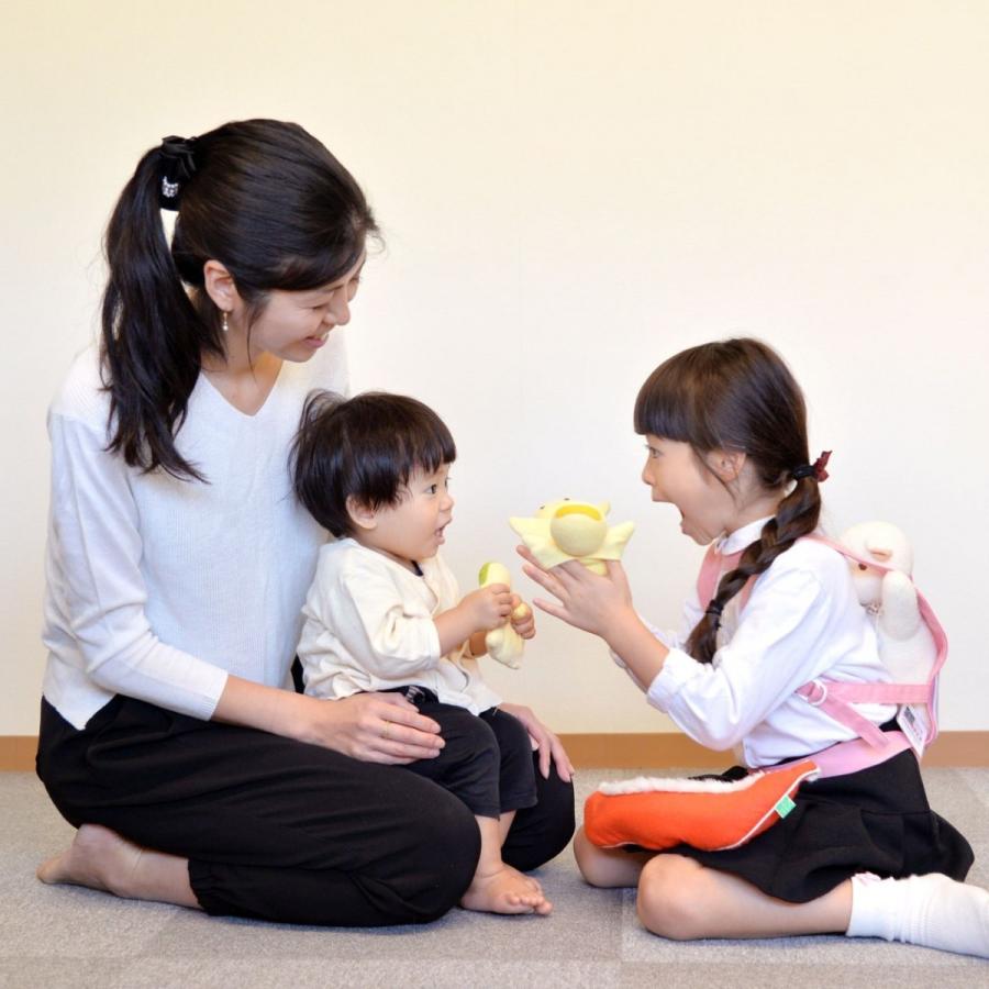 ぬいぐるみおんぶ紐 ピーチフルール ごっこ遊び 知育玩具 綿100 洗濯ok 日本製 自由学園生活工芸研究所 通販 Yahoo ショッピング