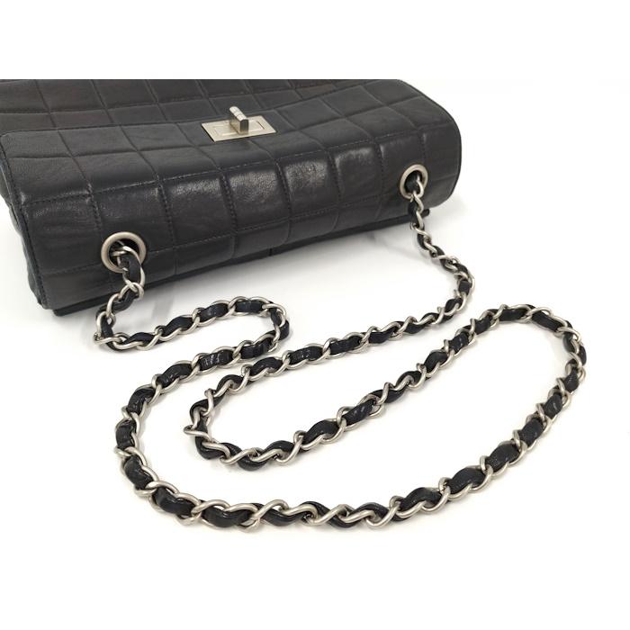 CHANEL（シャネル） チェーンショルダーバッグ チョコバー ラムスキン 