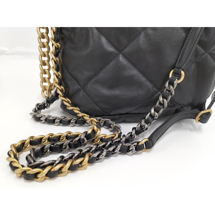CHANEL マトラッセ バッックパック リュック シャネル19 CHANEL マトラッセ バッックパック リュック シャネル19