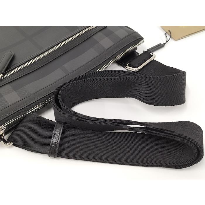 バーバリー　PVC レザー　メッセンジャーバッグ BURBERRY ショルダーバッグ メッセンジャーバッグ チェック PVC レザー