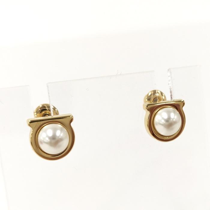 SalvatoreFellagamo ピアス ガンチーニ フェイクパール GP 696454 : JJ  