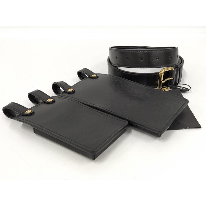 FENDI フォンポーチ カードケース付き レザーブラック 8C0654 : JJ