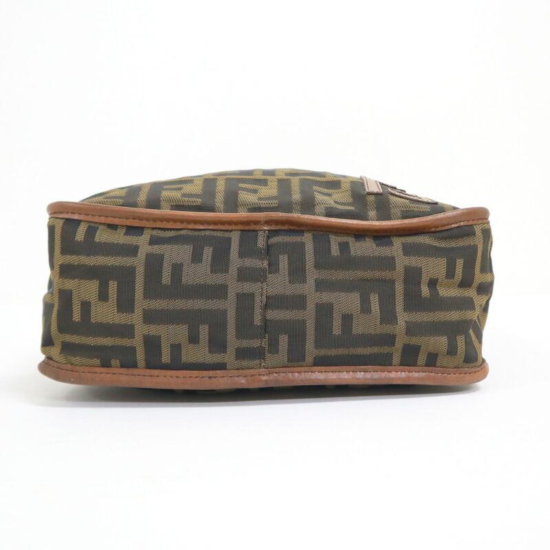 FENDI フェンディ ズッカ・ショルダーバッグ 7VA152 カーキ×ブラウン FENDI フェンディ ズッカ・ショルダーバッグ 7VA152 カーキ×ブラウン