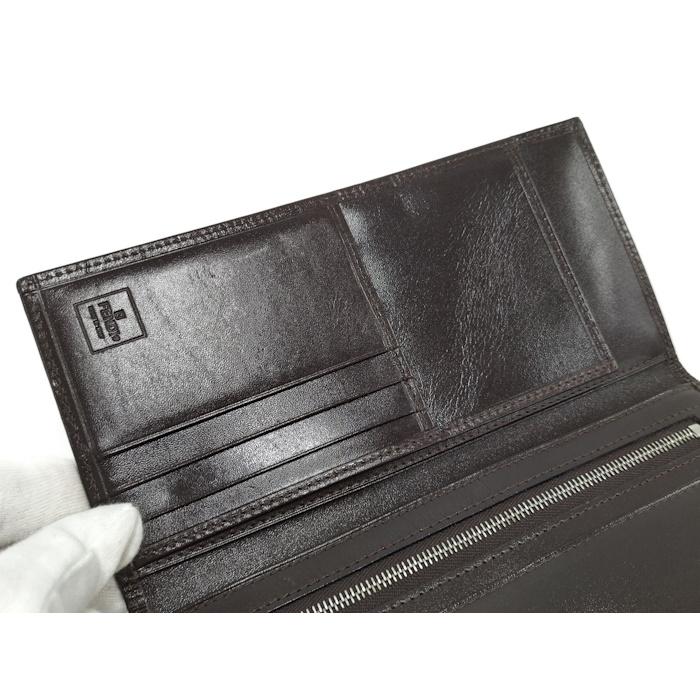 FENDI の二つ折り財布 ブラウン キャンバス レザー FENDI（フェンディ） 二つ折り長財布 ズッカ キャンバス レザー