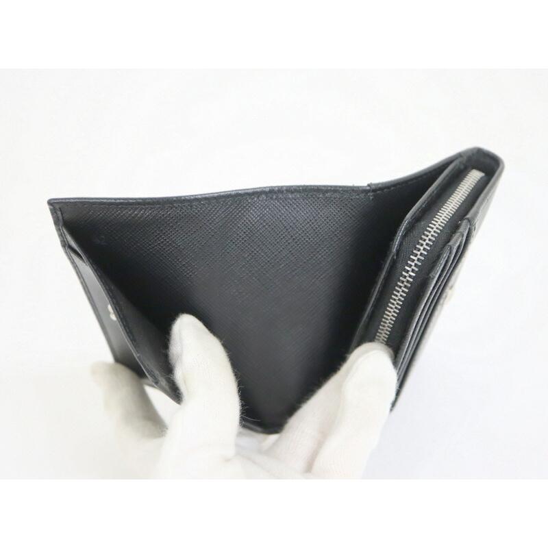 PRADA 二つ折り財布 サフィアーノレザー ブラック×シルバー金具 2MO005