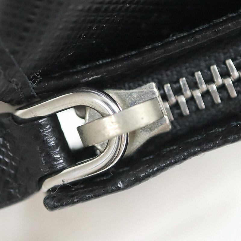 PRADA 二つ折り財布 サフィアーノレザー ブラック×シルバー金具 2MO005