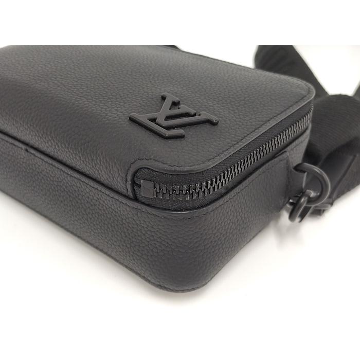 LOUIS VUITTON（ルイ・ヴィトン） アルファ ウェアラブルウォレット