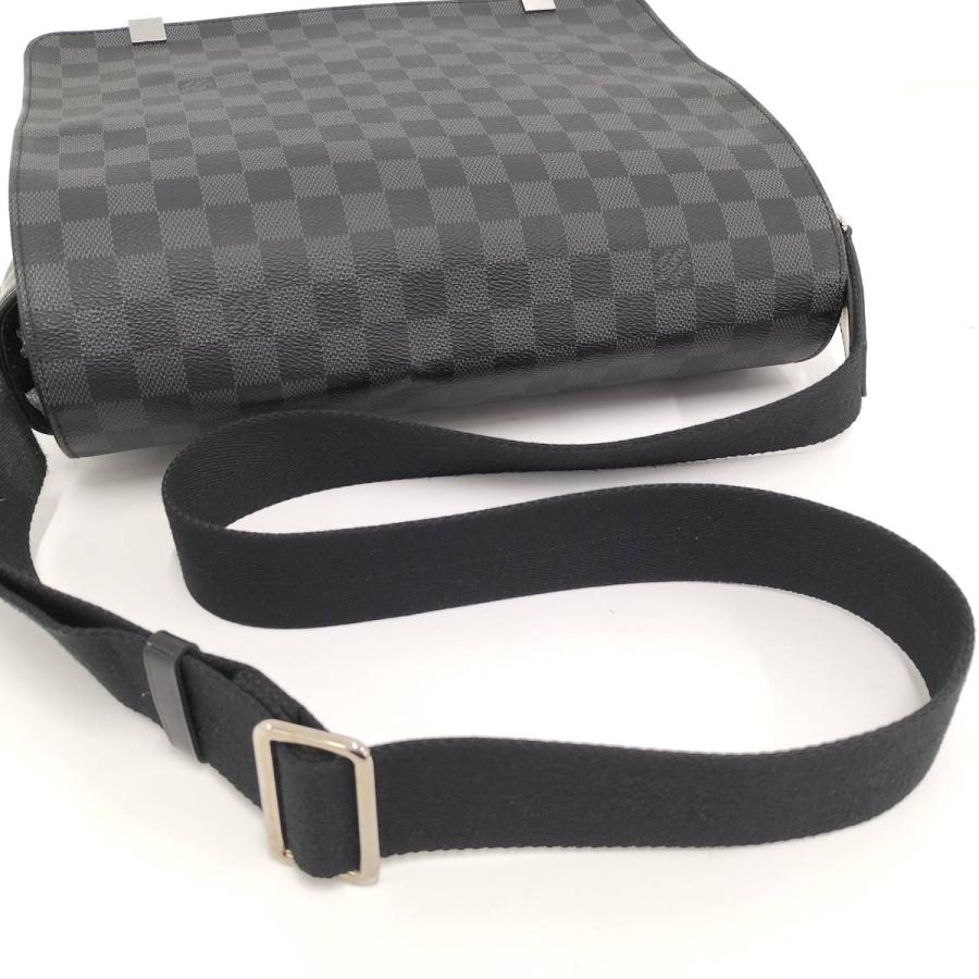 LOUIS VUITTON（ルイ・ヴィトン） ショルダーバッグ ディストリクト MM 