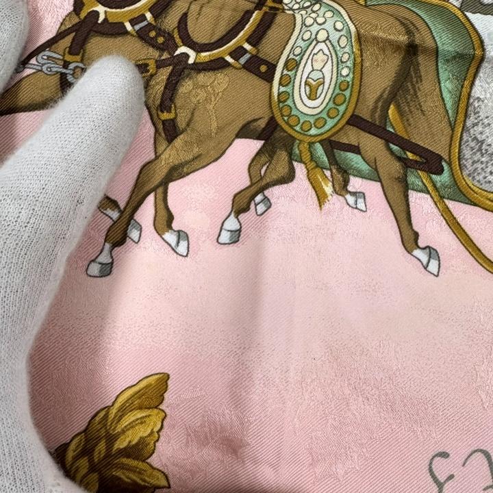 HERMES エルメス カレ90?羽飾りと鈴? Plumes et Grelots ピンク×マルチ