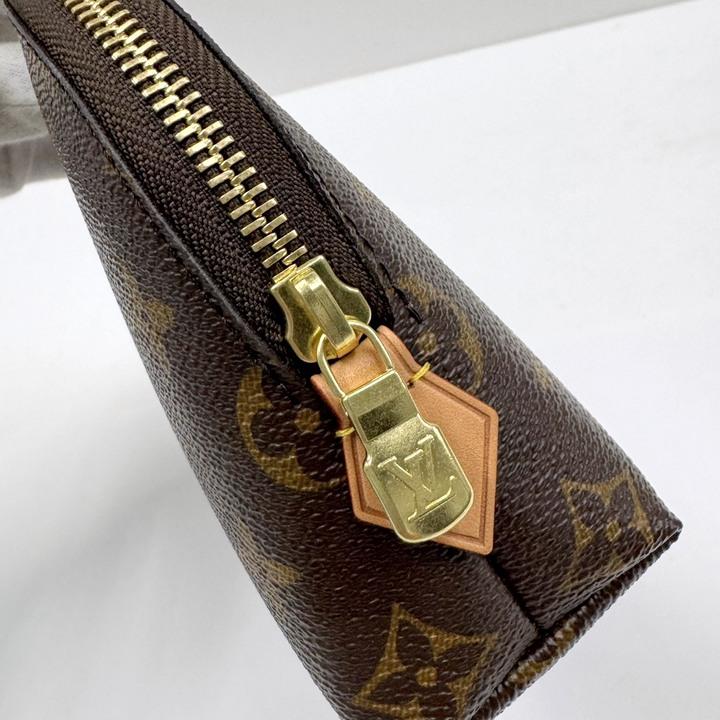 LOUIS VUITTON ポシェットコスメティックMM ポーチ モノグラム M46579