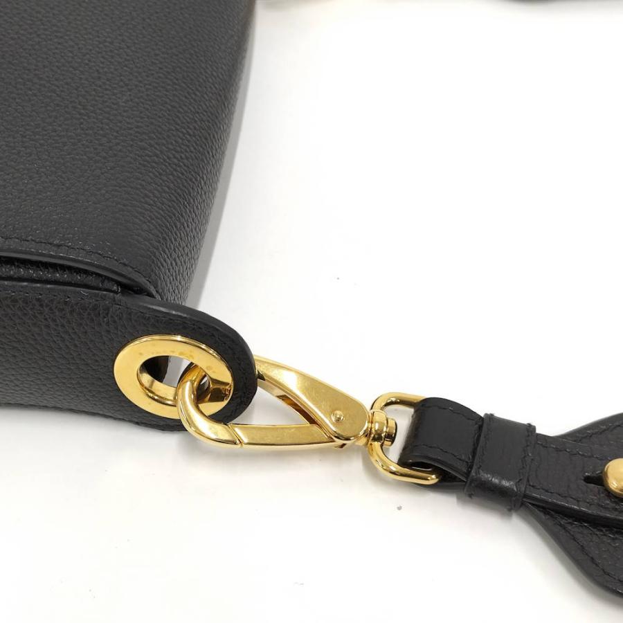 PRADA（プラダ） フラップ ショルダーバッグ レザー ブラック ゴールド