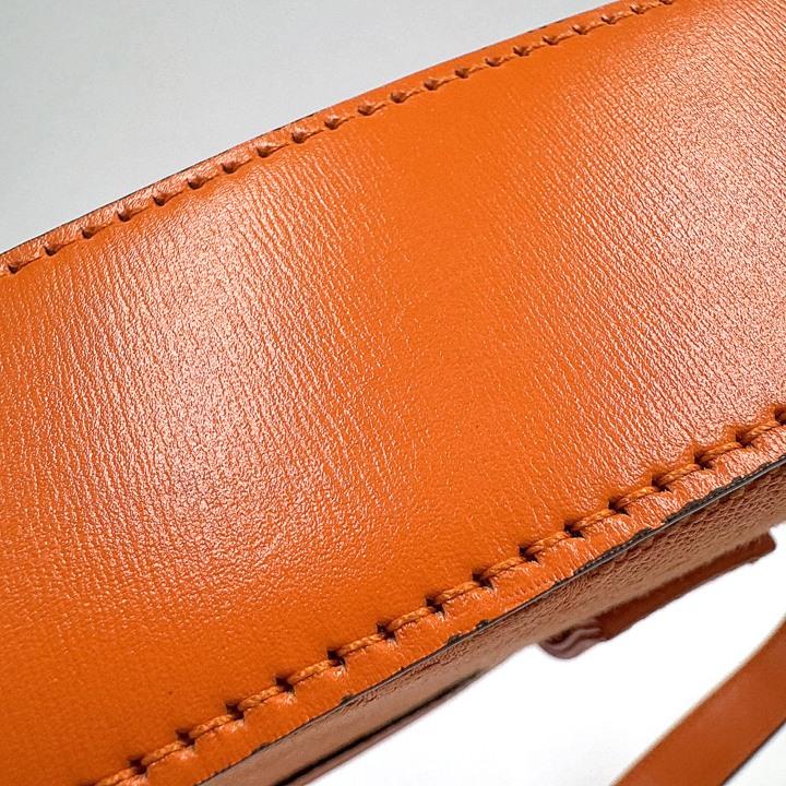 GUCCI グッチ ムーンサイド ミニショルダーバッグ GGキャンバス オレンジ GUCCI グッチ ムーンサイド ミニショルダーバッグ GGキャンバス