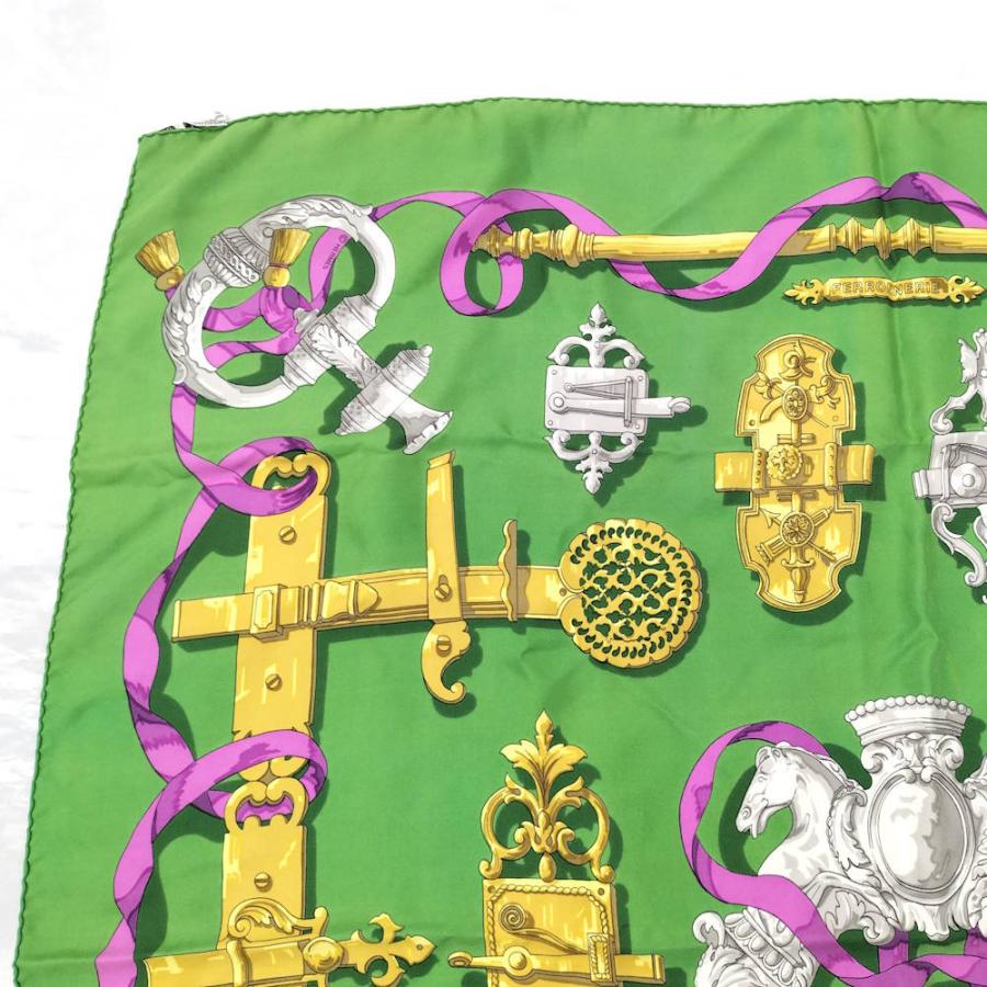 HERMES カレ90 FERRONNERIE スカーフ グリーン HERMES（エルメス） カレ90 スカーフ FERRONNERIE グリーン シルク100