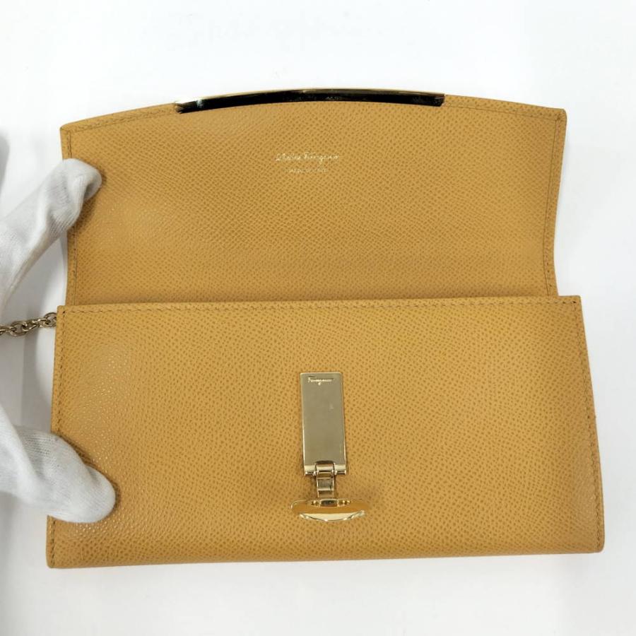 FERRAGAMO（フェラガモ） 長財布 パスケース付き レザー マスタード