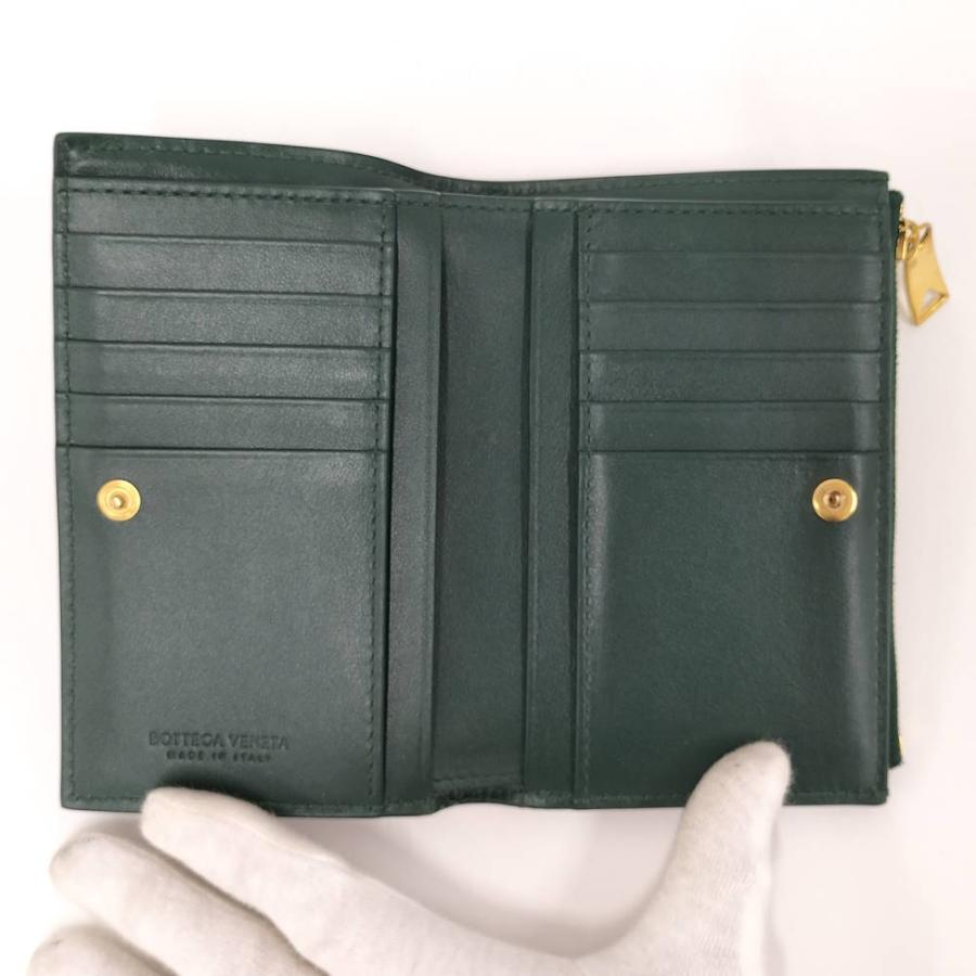 BOTTEGA VENETA（ボッテガ・ヴェネタ） カセットミディアム 二つ折り