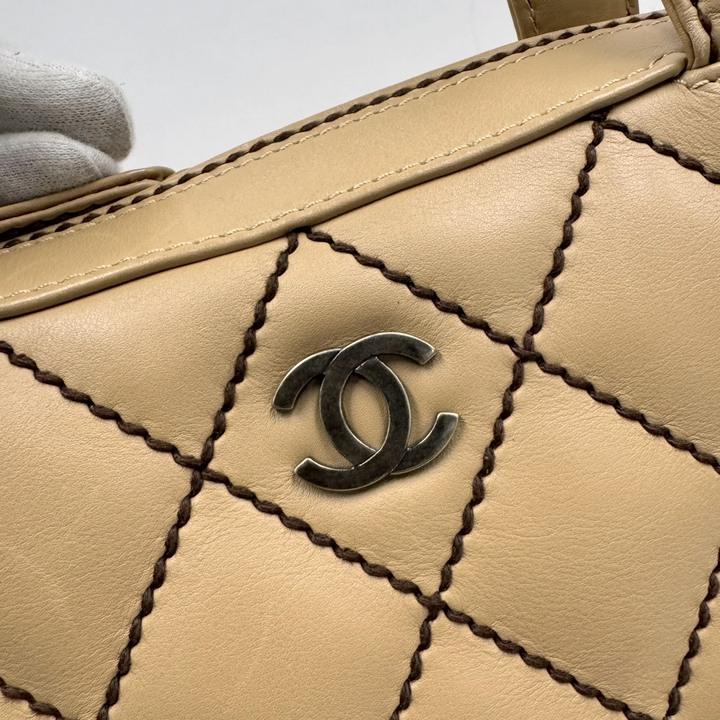 CHANEL シャネル ショルダーバッグ ワイルドステッチ ベージュ×ブラウン レザー×ゴールド金具 A14693 6番台7桁の画像