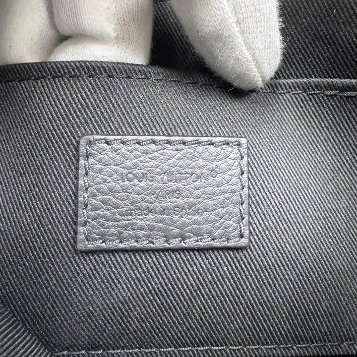 LOUIS VUITTON ルイヴィトン パルスウェアラブルウォレット モノグラム