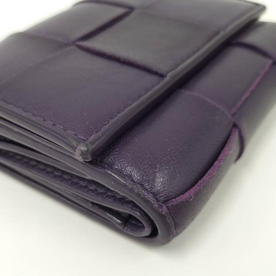 BOTTEGA VENETA /ボッテガヴェネタ　パープルレザー三つ折り財布 BOTTEGA VENETA（ボッテガ・ヴェネタ） 三つ折り財布 イントレチャート