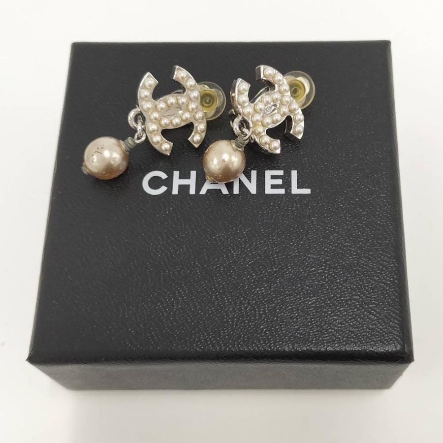CHANEL（シャネル） イヤリング CC×パール メッキ シルバー 05V : JJ 