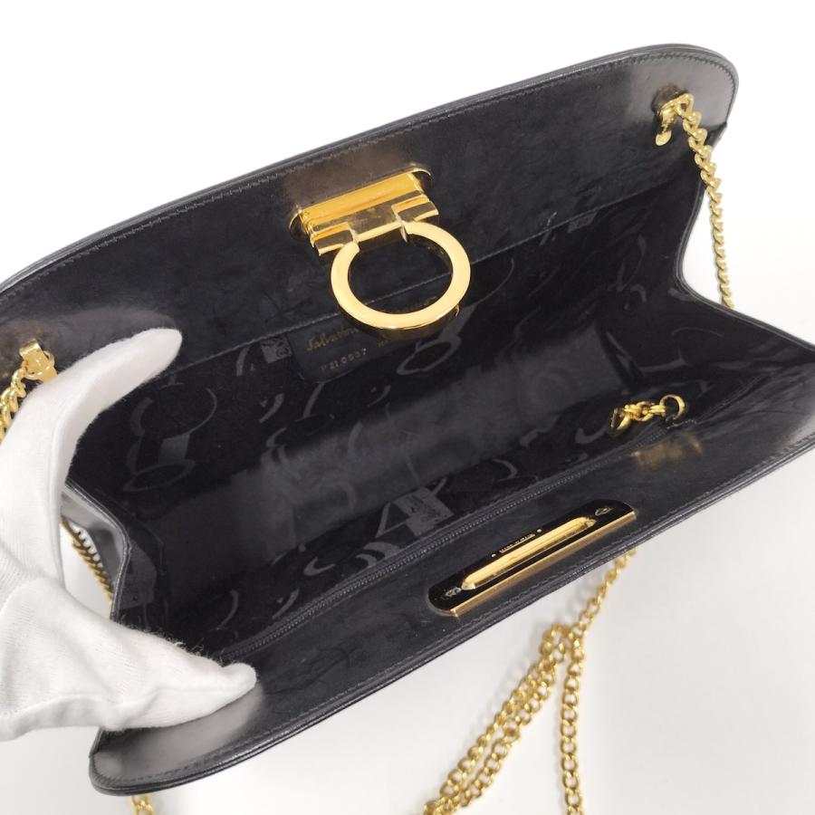 FERRAGAMO（フェラガモ） Salvatore Ferragamo チェーンショルダー