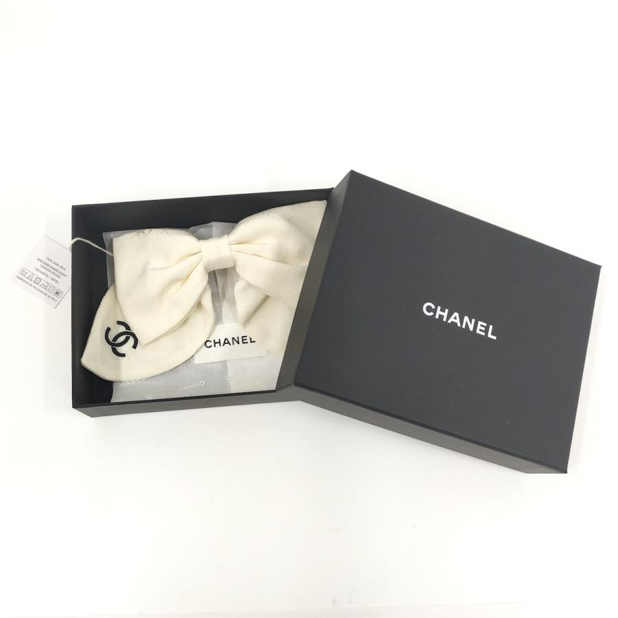 CHANEL バレッタ リボン ココマーク ホワイトの画像