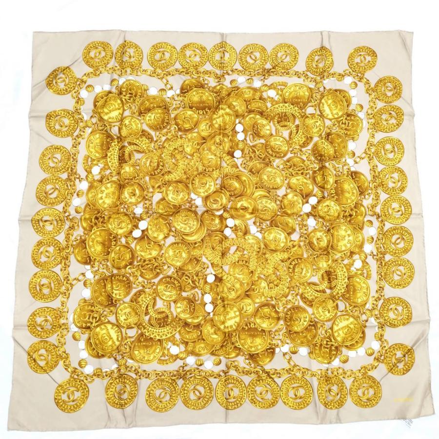 CHANEL シャネル　スカーフ　シルク　ココマーク　チェーン　ゴールド　メダル CHANEL（シャネル） スカーフ ココマーク メダル シルク100％ ゴールド