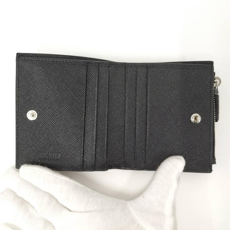 PRADA（プラダ） 二つ折り財布 コンパクトウォレット トライアングル