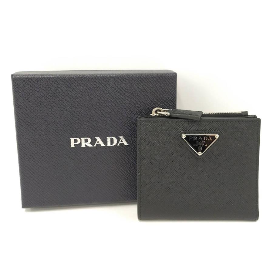 PRADA（プラダ） 二つ折り財布 コンパクトウォレット トライアングル