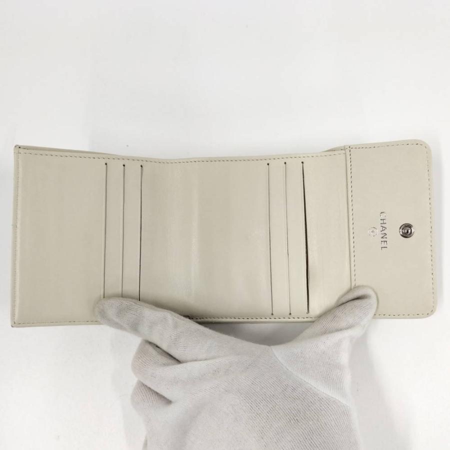 CHANEL（シャネル） シェブロン Vステッチ 3つ折り財布 レザー
