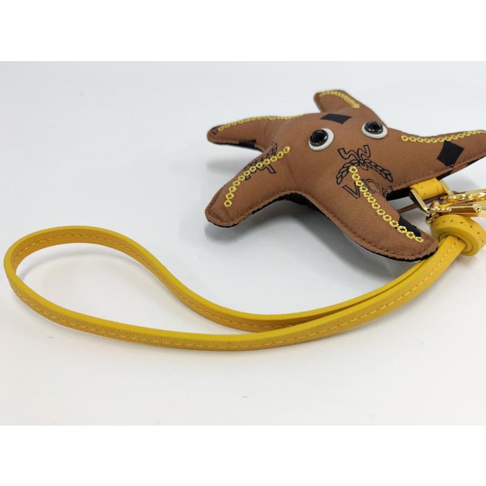 MCM（エムシーエム） スターフィッシュチャーム ブラウン : JJ