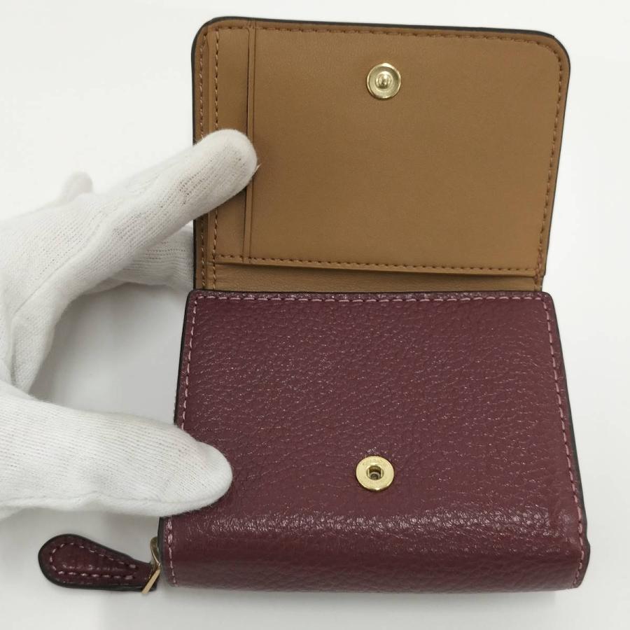 COACH（コーチ） 三つ折り財布 ラウンドファスナー ストライプ レザー