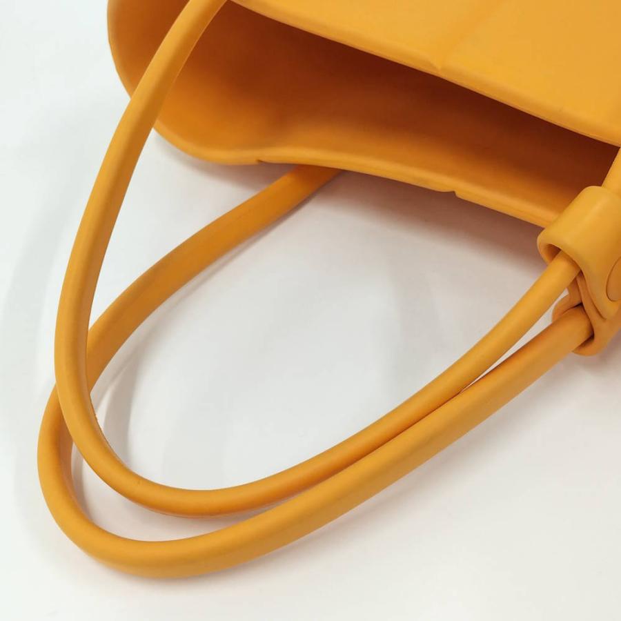 BOTTEGA VENETA（ボッテガ・ヴェネタ） アルコ ラバー トートバッグ