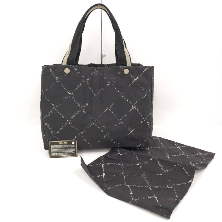 OLD CHANEL トラベルライン　ナイロン　トートバック　ポーチ付き シャネルニュートラベルラインは今更流行遅れでダサい？定価や CHANEL 旅行かばん・小分けバッグ