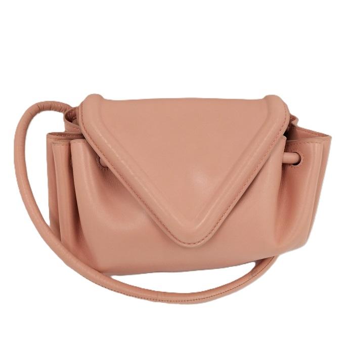 BOTTEGA VENETA（ボッテガ・ヴェネタ） ビーク スモール ショルダー