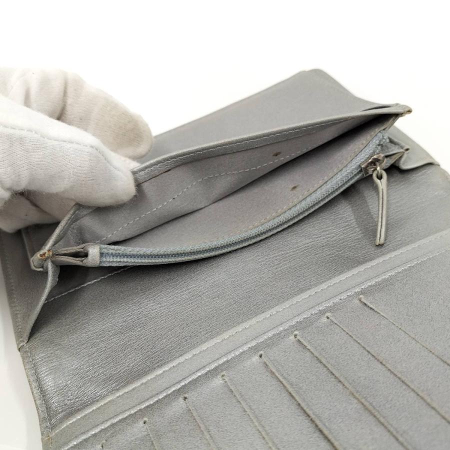 CHANEL（シャネル） カメリア エンボス 二つ折り長財布 レザー