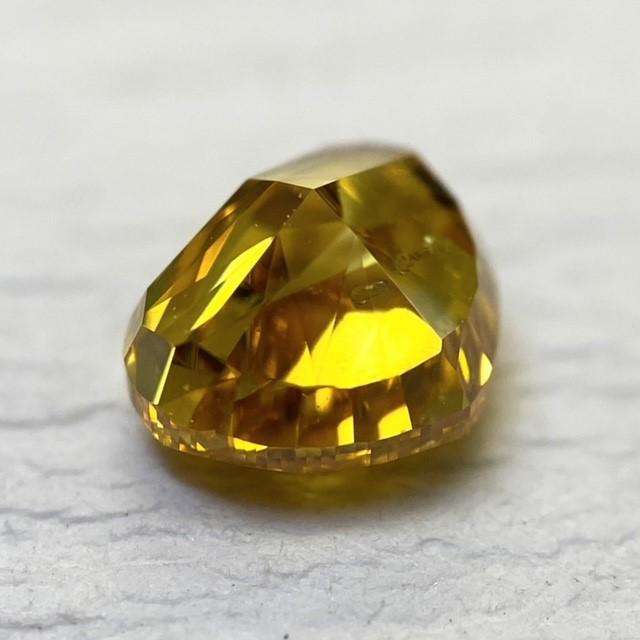 0.69ct FANCY VIVID ORANGE YELLOW SI2 GIA ハート ビビッドオレンジ 
