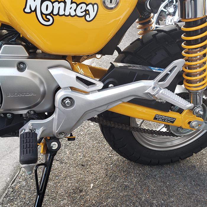 ホンダ モンキー125 ピリオンステップ取り付けキット Monkey 125 Honda 純正部品使用 カスタムキット Kit 013 バイク用品の車楽 通販 Yahoo ショッピング