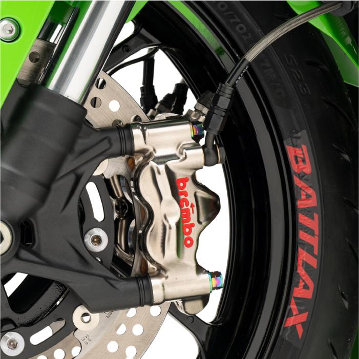 直送品 スウェッジラインプロ フロントホースキット カワサキ Ninja ZX-4RR／ZX-4R SE (24-25) Bremboキャリパー仕様 バイピース ステンレスブラック/クリア | SWAGE-LINE | 04