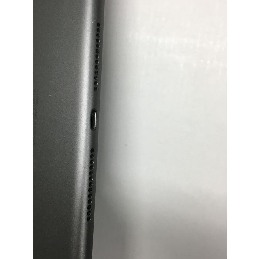 iPad 【動作確認・初期化済み】電池97％ SIMフリー Apple 第8世代 32GB