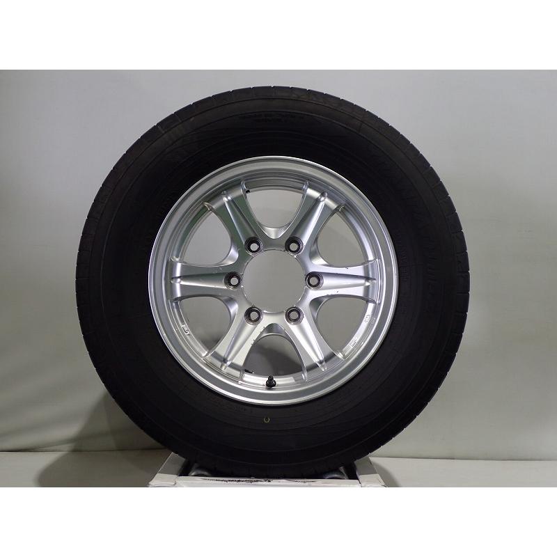 値引き‼️ 215/70r/15inc 6穴 バリ山 スタッドレスタイヤ4本 ホイール付き