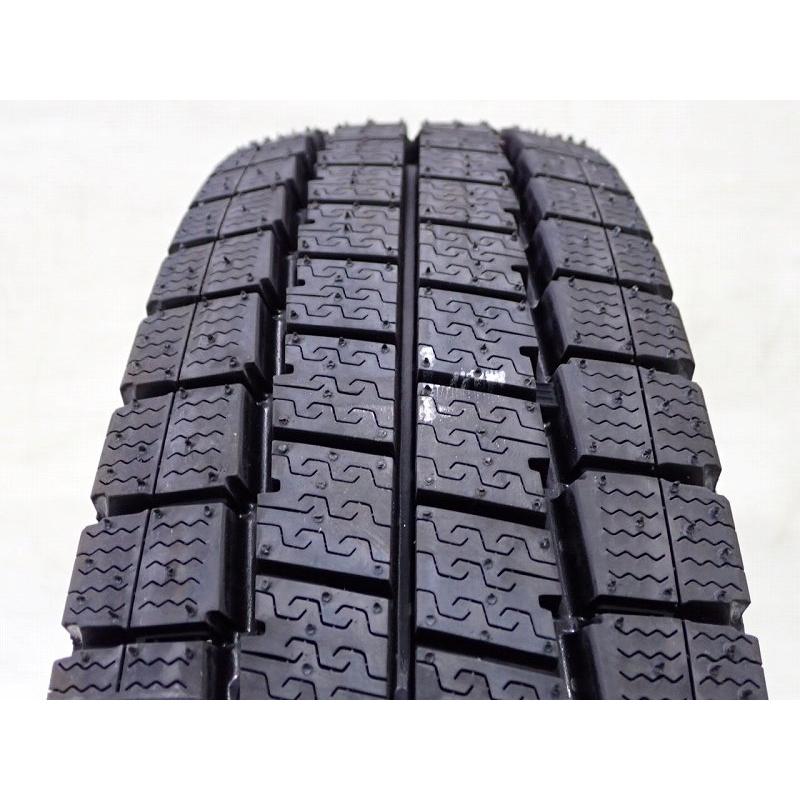 ダンロップスタッドレス155／80R14 88／86N LT深溝 DUNLOP（ダンロップ） 155/80R14 88/86N スタッドレスタイヤ 4本セット
