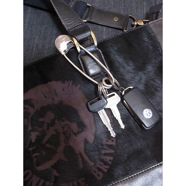 TOGA モチーフピン 未使用 新品 Zenis Original Leather Goods