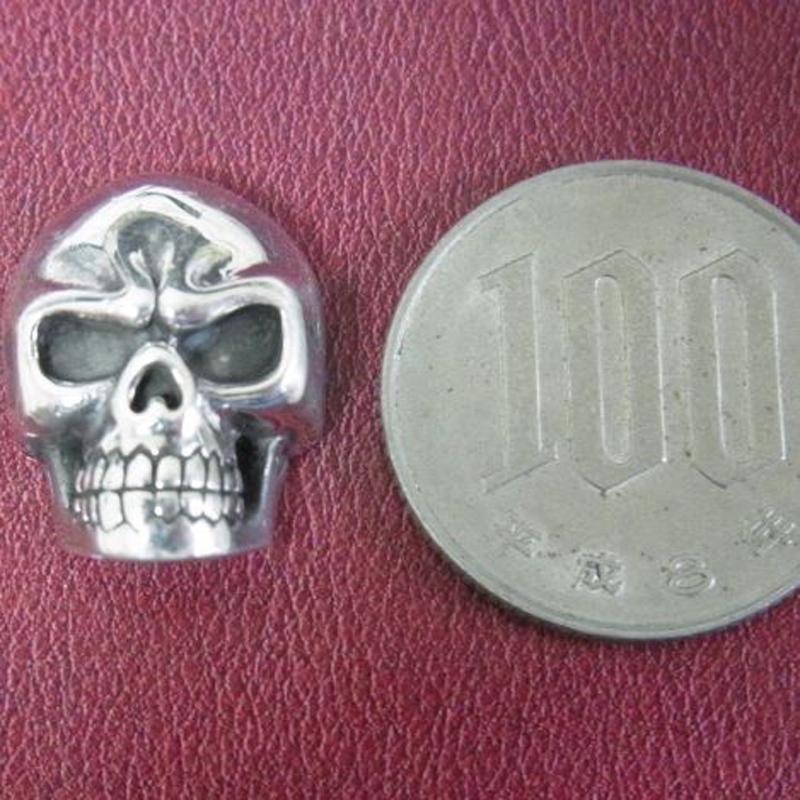 シルバ−925製 コンチョ ネジ式 スカル 髑髏 ガイコツ 小型 ワン
