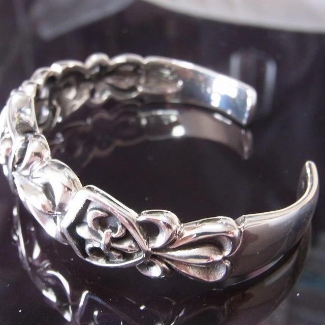シルバ−925製 バングル 百合の紋章 リリークレスト フレア オープン