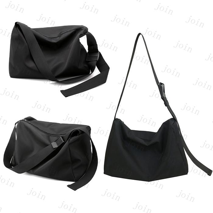 ショルダーバッグ メンズ 日本国内当日発送 3color おしゃれ 大容量 斜めがけバッグ 大きめ ポケット 多い 通勤 通学 スポーツ 防水 キャンパスバッグ #ba285 |  | 02