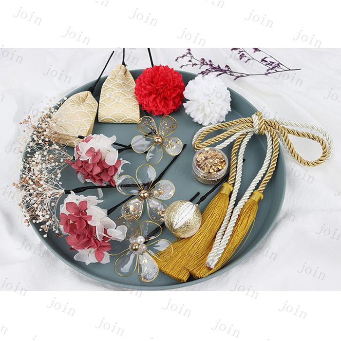 髪飾り ドライフラワー 日本国内当日発送 髪留め 金箔 成人式 花 振袖 袴 七五三 着物 和装 卒業式 結婚式 浴衣 着物 ヘアアクセサリー 造花 #h30 |  | 06