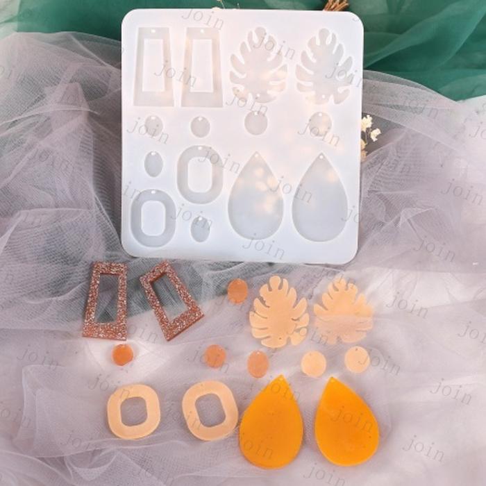 シリコンモールド 丸 日本国内当日発送 13種類セット 穴あり 葉っぱ 星 ハート 楕円 レジン型 いろんな形 混合 レジン封入 手芸材料 #uvz299 |  | 04