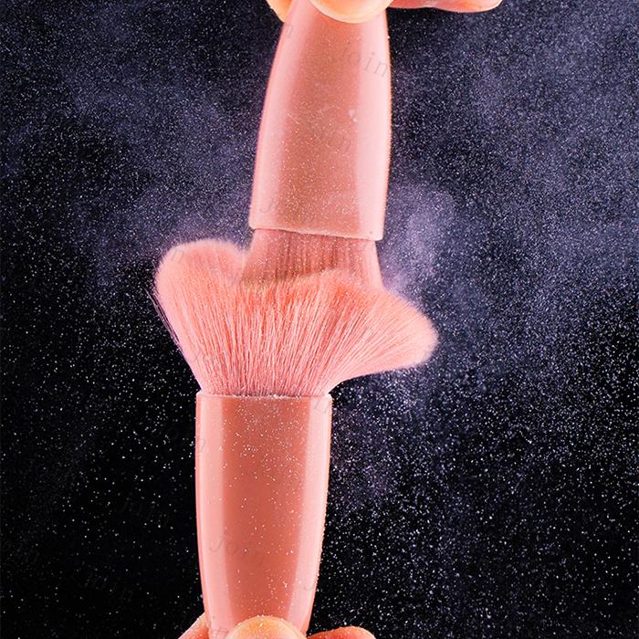 化粧ブラシ 日本国内当日発送 メイクブラシ 5本セット 携帯用 化粧筆 コスメ 化粧道具 アイメイクブラシ 旅行 便利 ケース付き メイク道具 #z118 |  | 08