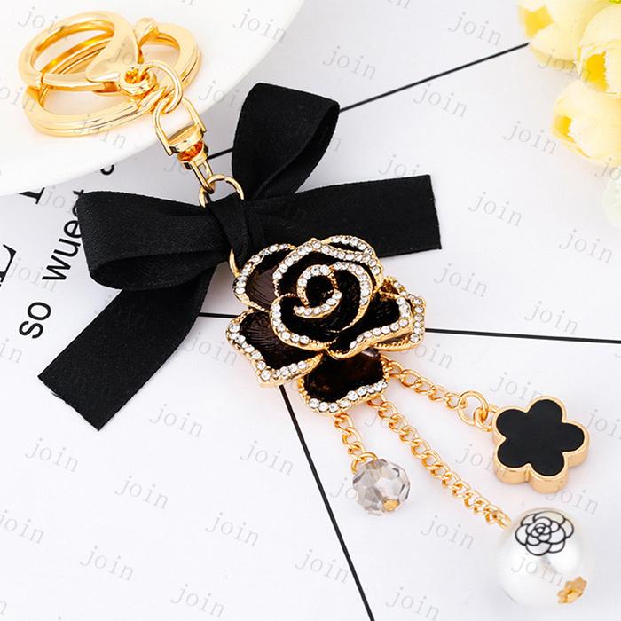 バッグチャーム 日本国内当日発送 4color キーホルダー おしゃれ 花 キラキラ パール キーリング 可愛い バッグアクセサリー ラインストーン 鍵 #z71 |  | 05