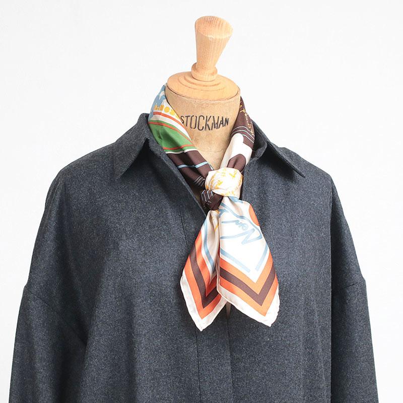 新品未使用　manipuri シルク　65x65 マニプリ　スカーフ manipuri スカーフ シルク マニプリ 65x65 オリジナルプリント